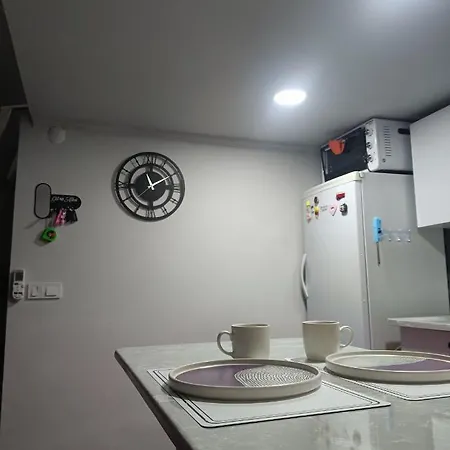 Camli House 무글라